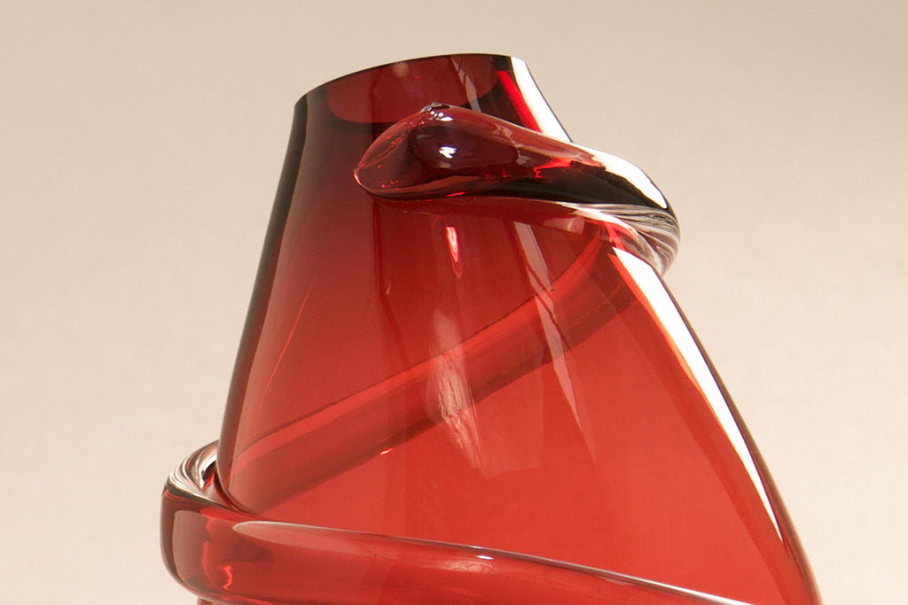 l'Anverre, Sem Schanzer “Drop Big Spiral” Vase in red glass