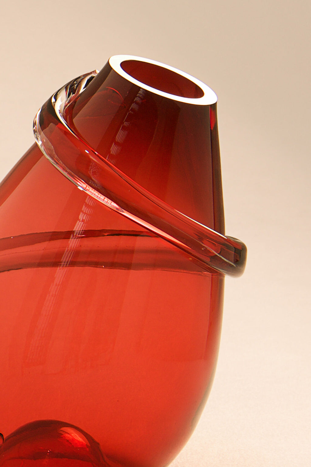 l'Anverre, Sem Schanzer “Drop Big Spiral” Vase in red glass