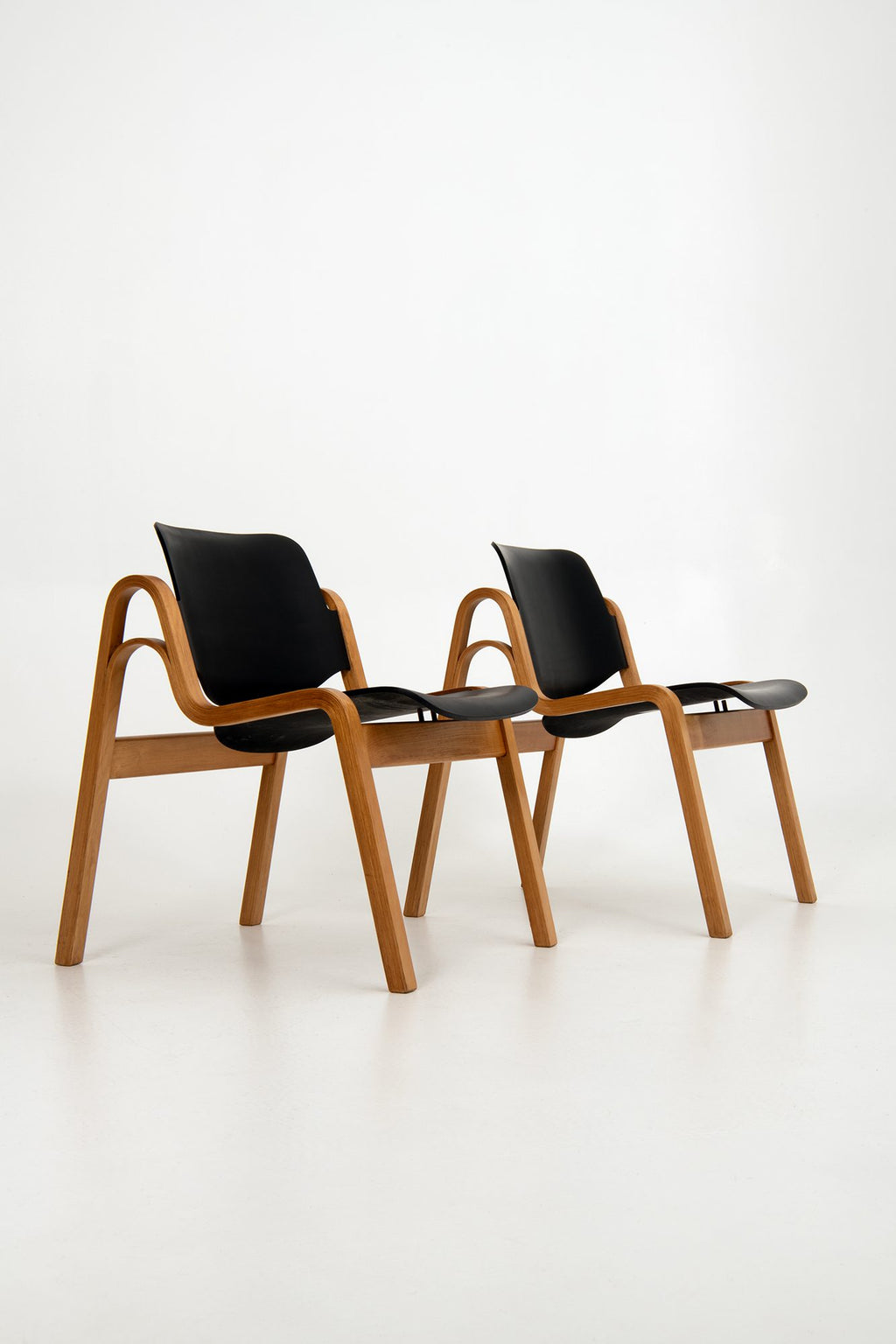 Ilmari Tapiovaara A Pair of ‘Wilhelmina’ Chairs