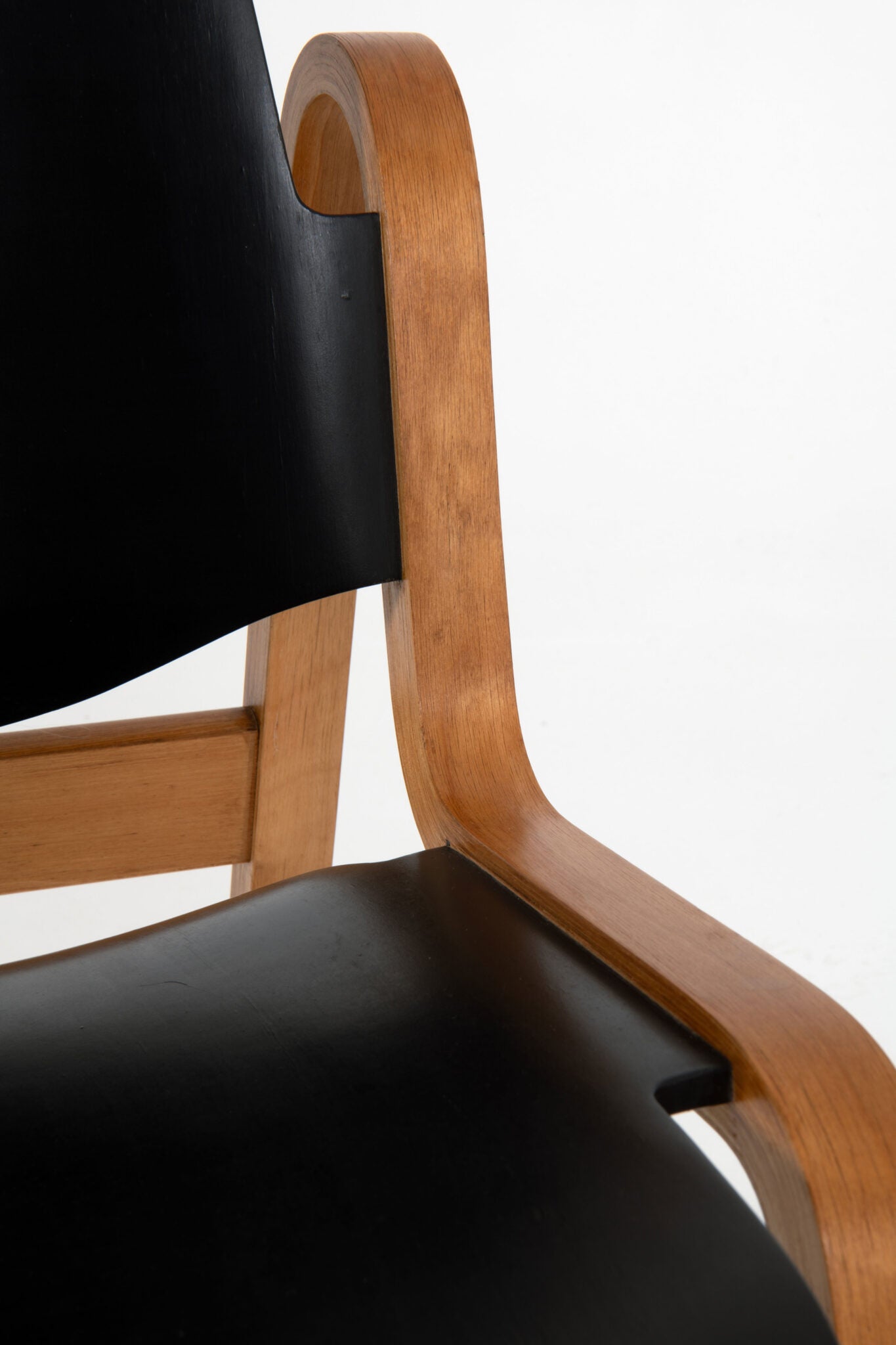 Ilmari Tapiovaara A Pair of ‘Wilhelmina’ Chairs
