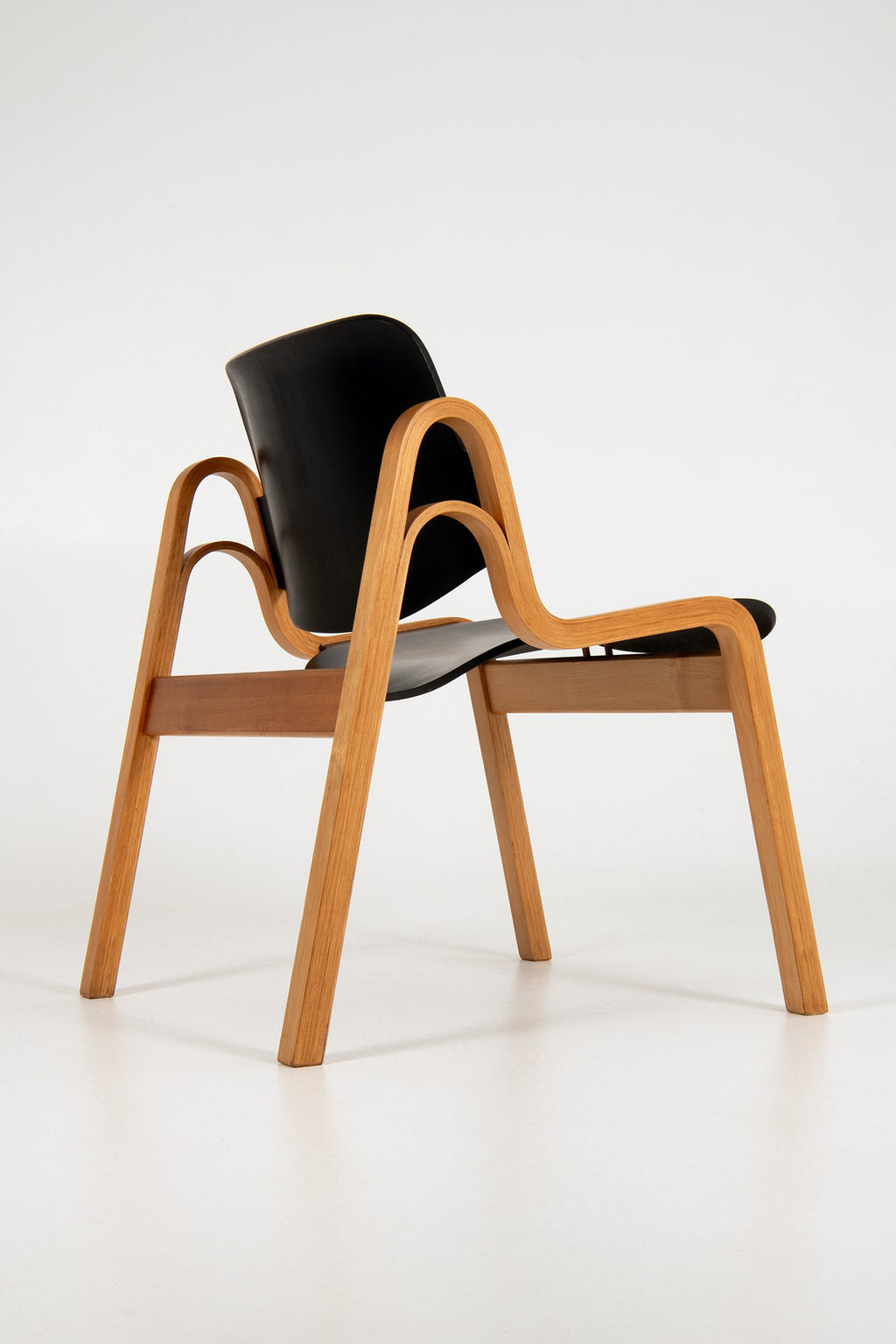 Ilmari Tapiovaara A Pair of ‘Wilhelmina’ Chairs