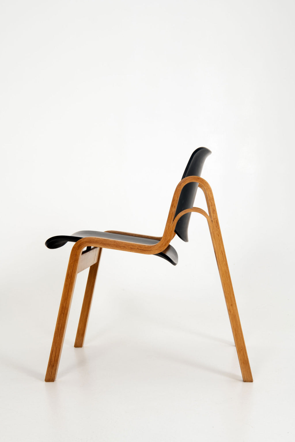 Ilmari Tapiovaara A Pair of ‘Wilhelmina’ Chairs