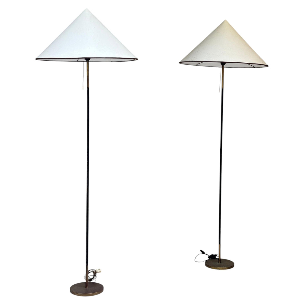 Beautiful pair of floorlamps by Jordi Vilanova in brass and stiched leather